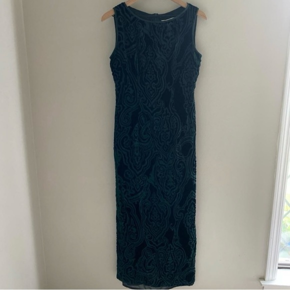 VINTAGE Dark green velvet maxi dress with scoop neck back size 6 - Picture 1 of 7